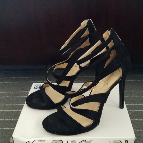 Heels - Picture 3 of 4